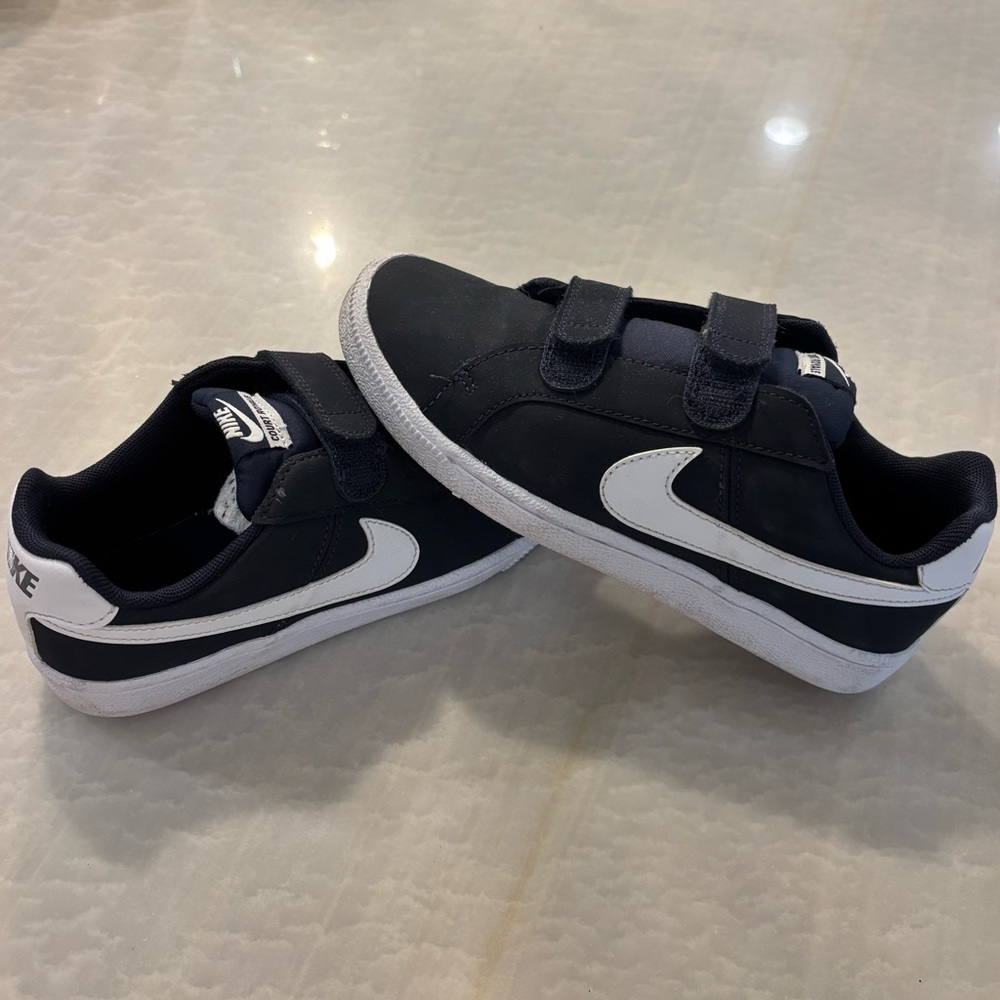 Nike Kids' Navy and White Velcro Sneakers